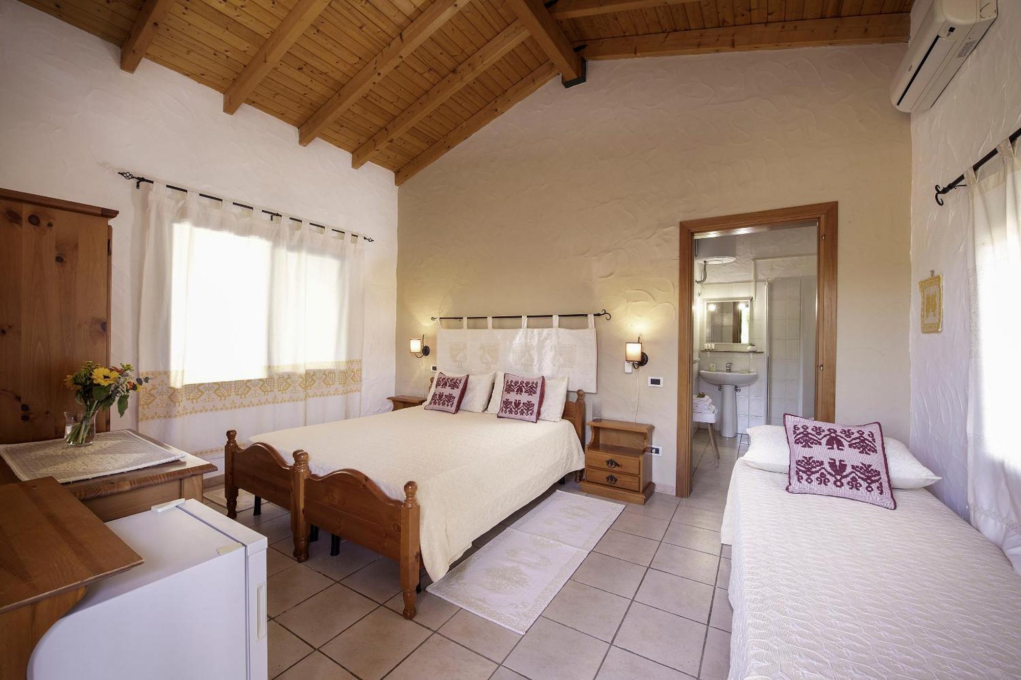 Agriturismo La Biada Is Morus Esterno foto